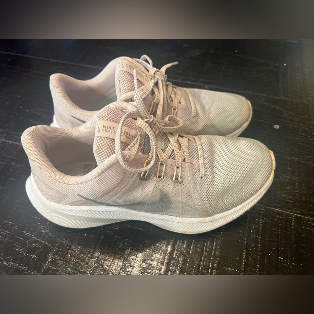 Nike Quest 4 Women’s shoes size 6